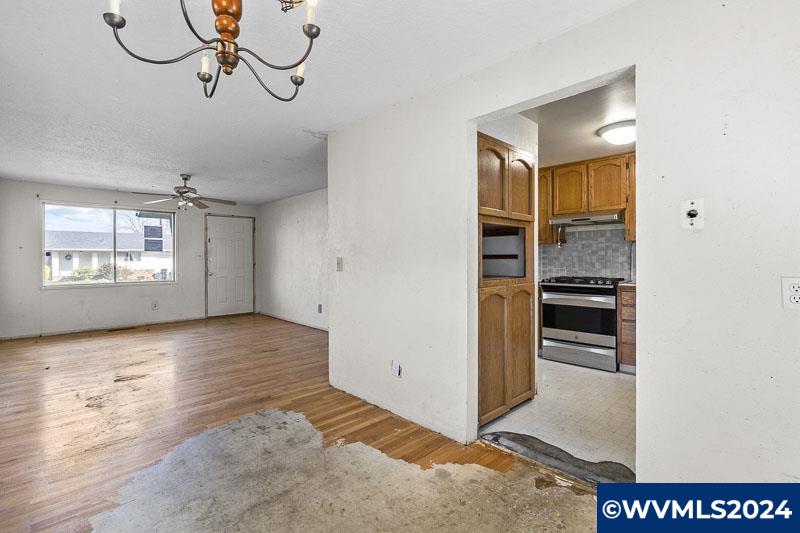 1680 Rainier Road Woodburn, OR 97071 - Photo 21 of 42 Gallery Image 21