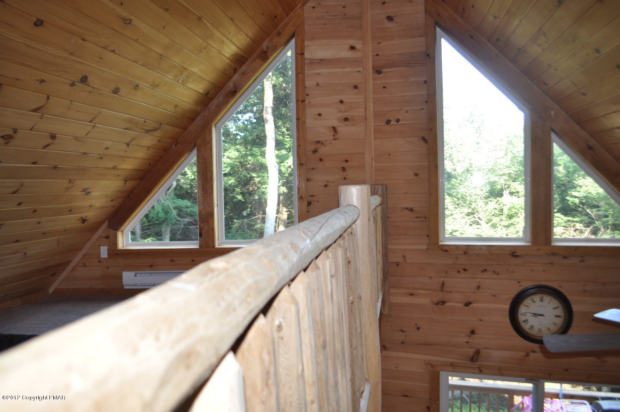 17 Trail Ridge Road Albrightsville, PA 18210 - Photo 11 of 23 Handrail