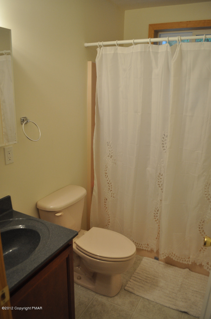 17 Trail Ridge Road Albrightsville, PA 18210 - Photo 14 of 23 Main Bathroom