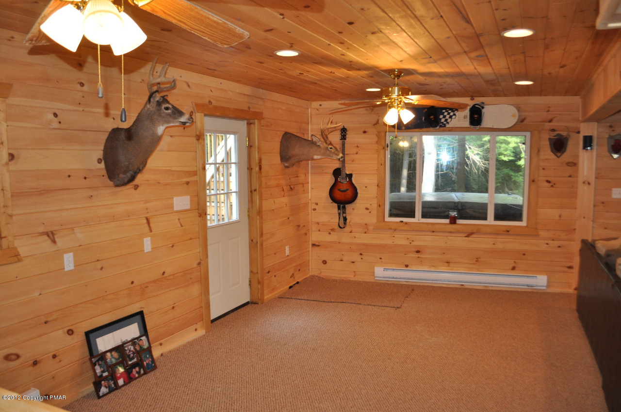 17 Trail Ridge Road Albrightsville, PA 18210 - Photo 20 of 23 Family Room View 4