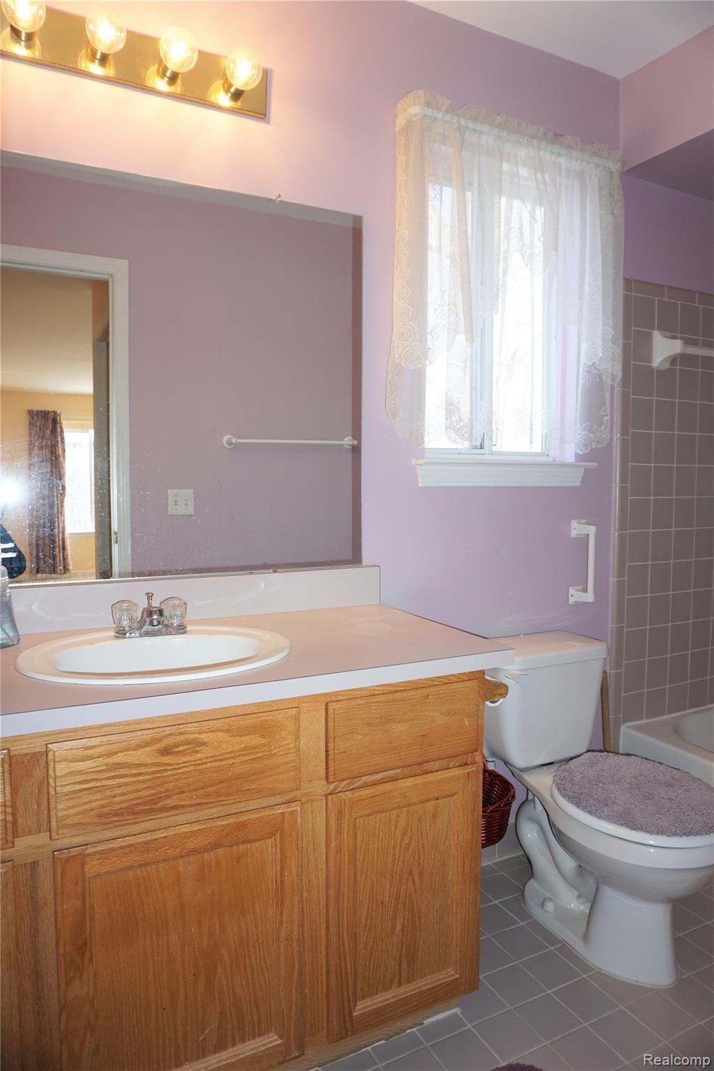 3628 Riverside Drive Canton, MI 48188 - Photo 22 of 27 22 Bathroom 2.jpg