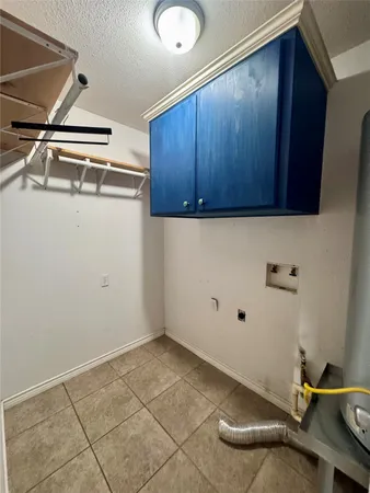 a view of utility room