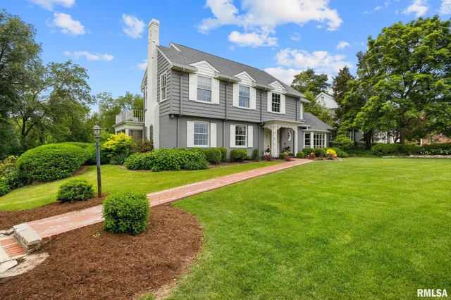 $895,000 | 4407 North Grandview Drive, Peoria Heights, IL 61616