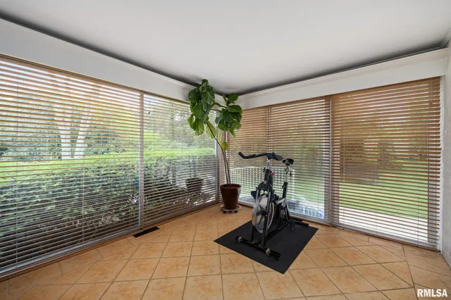 $895,000 | 4407 North Grandview Drive, Peoria Heights, IL 61616