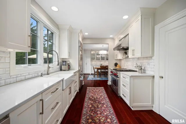 $895,000 | 4407 North Grandview Drive, Peoria Heights, IL 61616