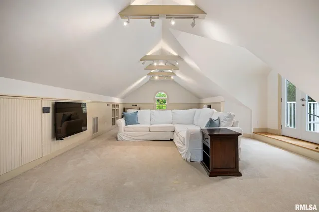 $895,000 | 4407 North Grandview Drive, Peoria Heights, IL 61616