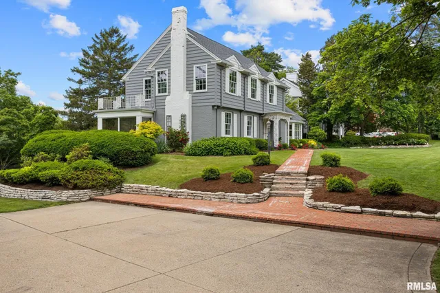 $895,000 | 4407 North Grandview Drive, Peoria Heights, IL 61616