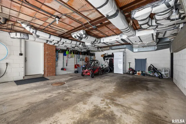 $895,000 | 4407 North Grandview Drive, Peoria Heights, IL 61616