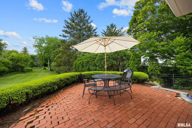 $895,000 | 4407 North Grandview Drive, Peoria Heights, IL 61616