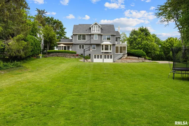 $895,000 | 4407 North Grandview Drive, Peoria Heights, IL 61616