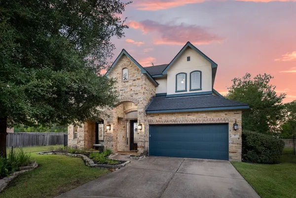 $875,000 | 70 Lindenberry Circle, Tomball, TX 77375