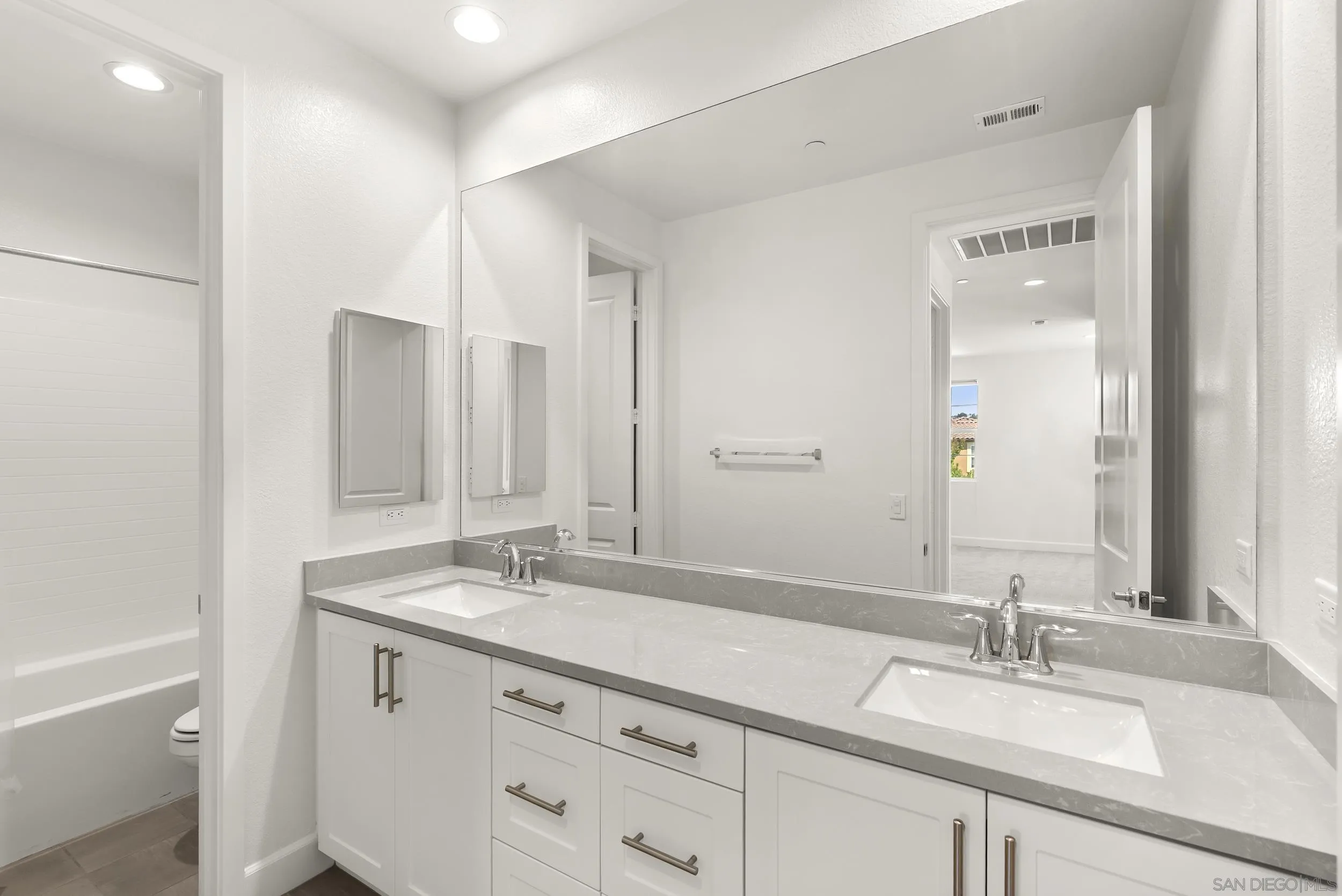 3304 Telaga Road Carlsbad, CA 92010 - Photo 33 of 60 Gallery Image 33