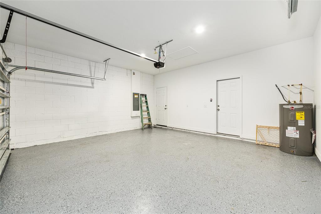 5998 Southwest 154th Street Road Ocala, FL 34473 - Photo 33 of 38 a view of a room with an empty space