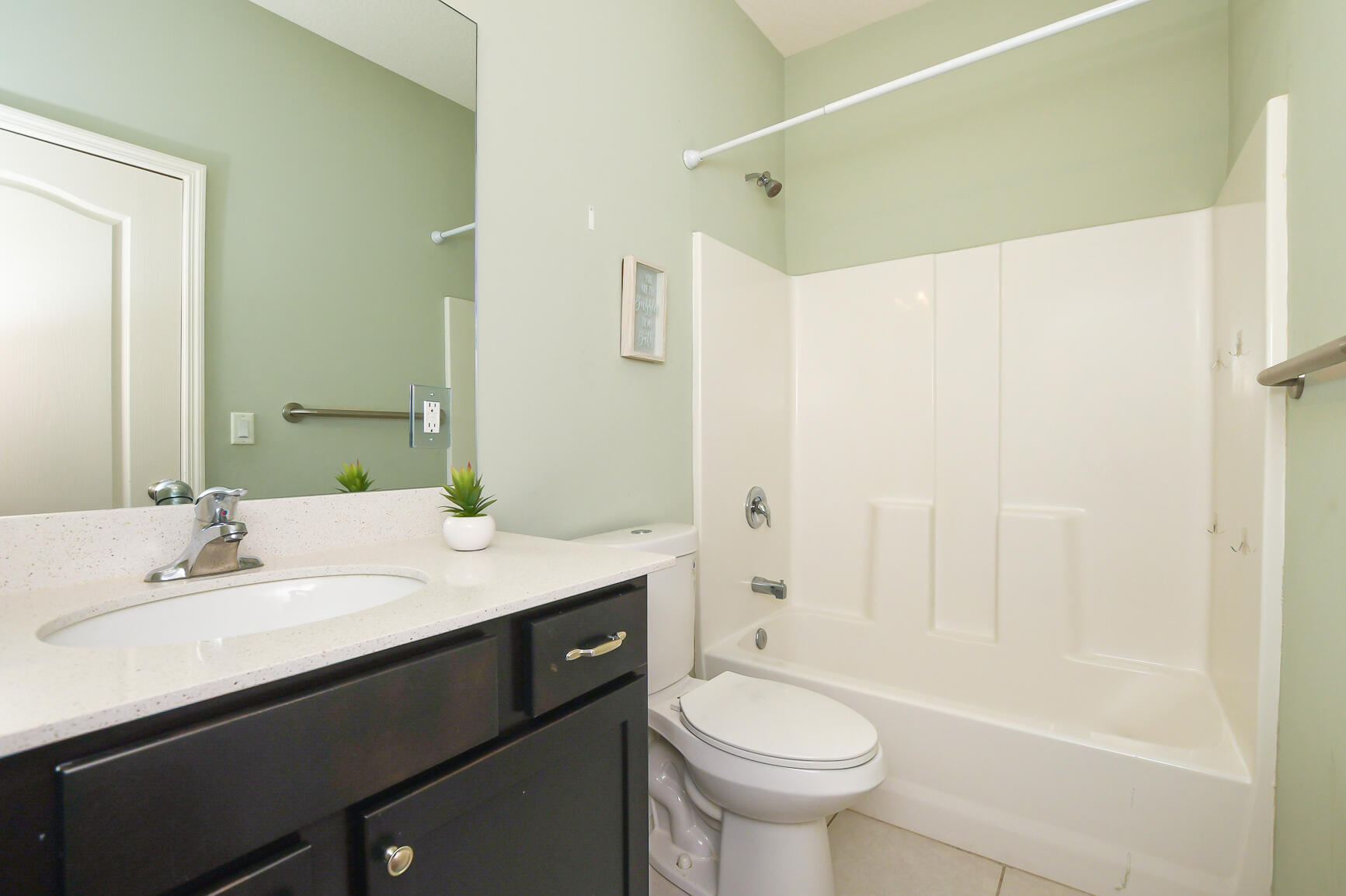 1618 Merriment Way Fort Pierce, FL 34947 - Photo 22 of 32 Guest Bathroom