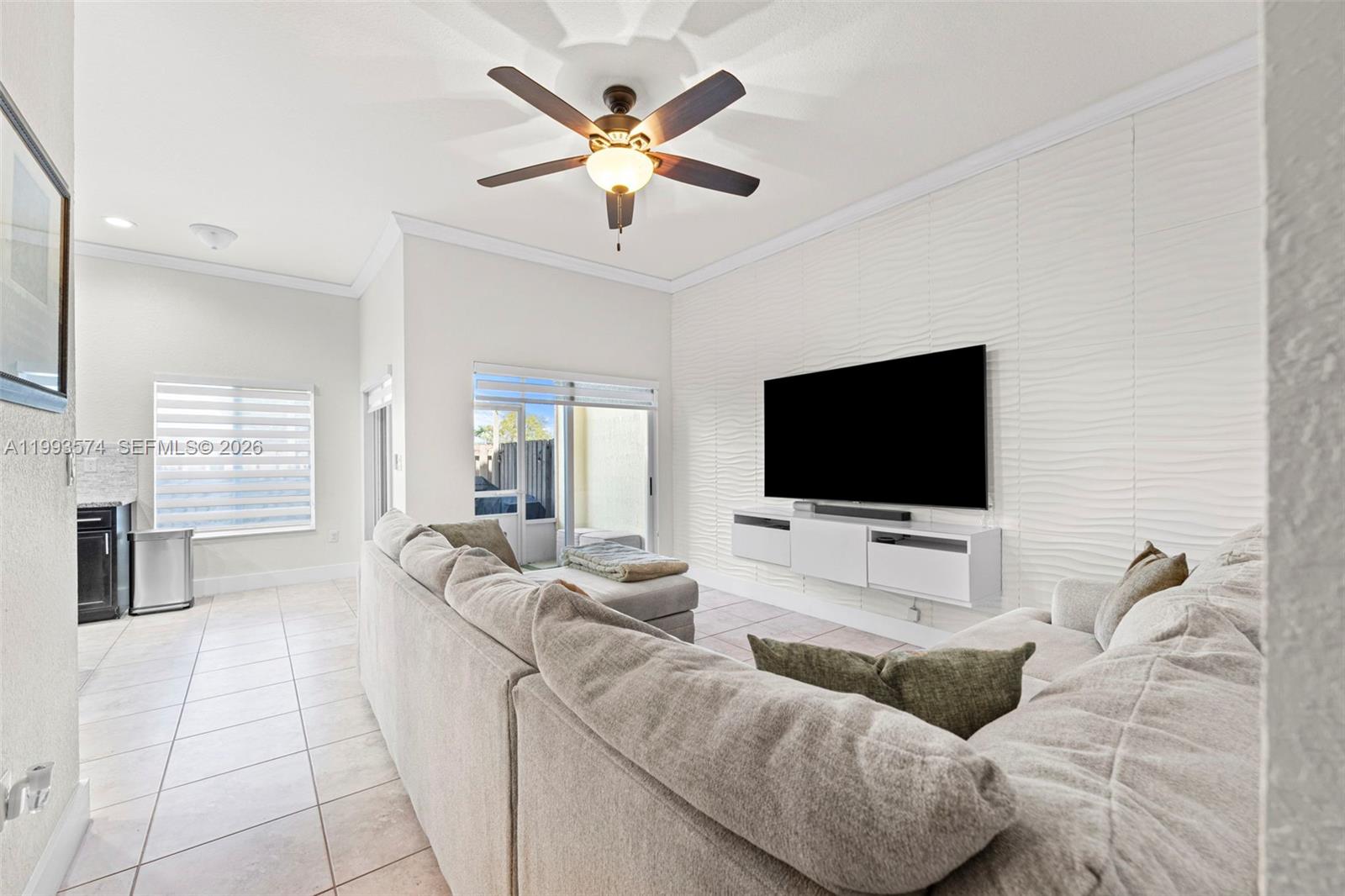 2338 Southeast 16th Terrace Homestead, FL 33035 - Photo 4 of 36