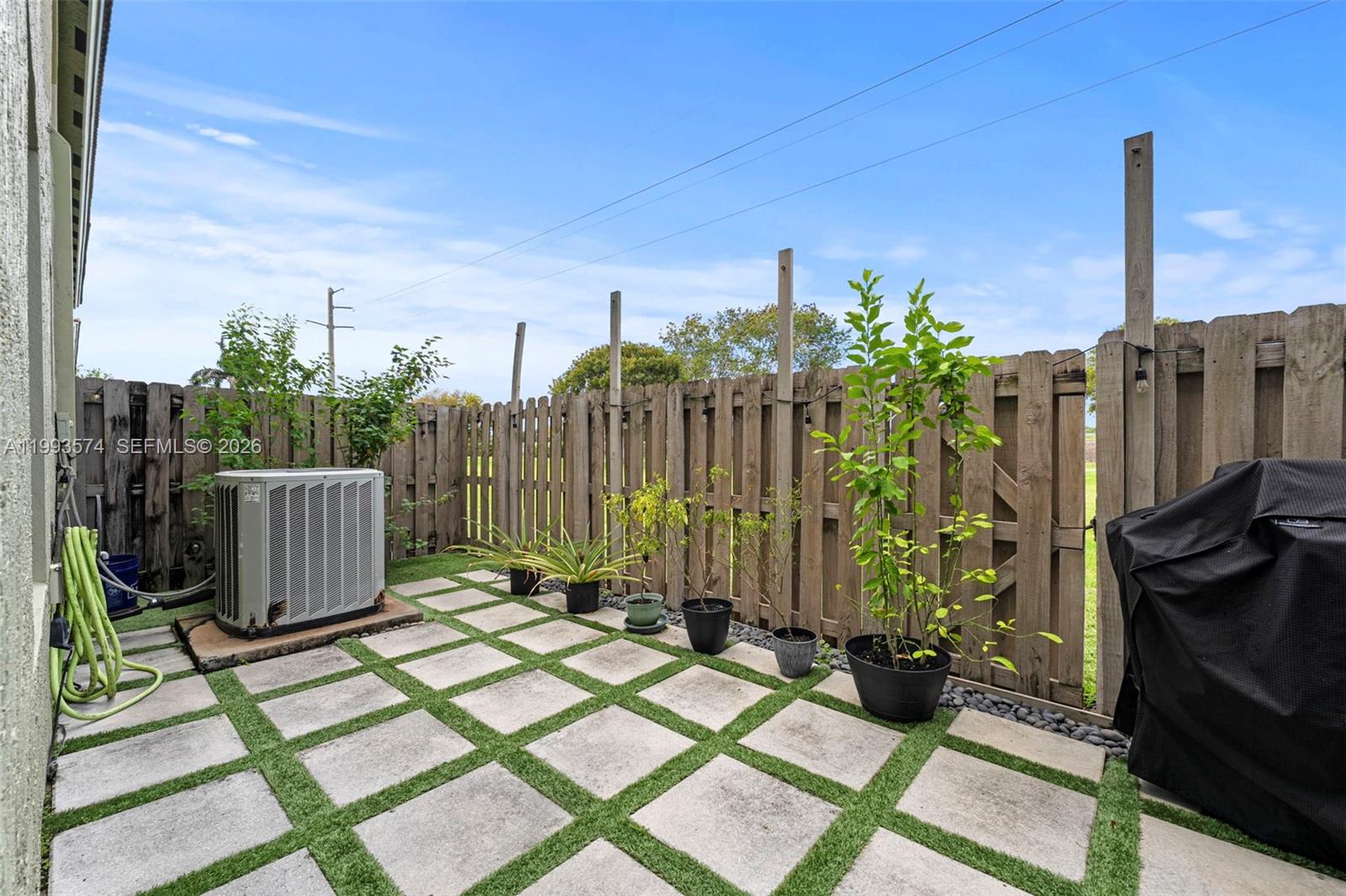 2338 Southeast 16th Terrace Homestead, FL 33035 - Photo 8 of 36