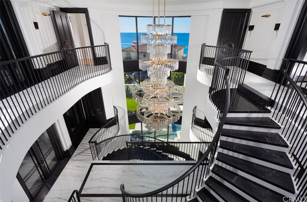 9 Oceanfront Lane Dana Point, CA 92629 - Photo 15 of 61