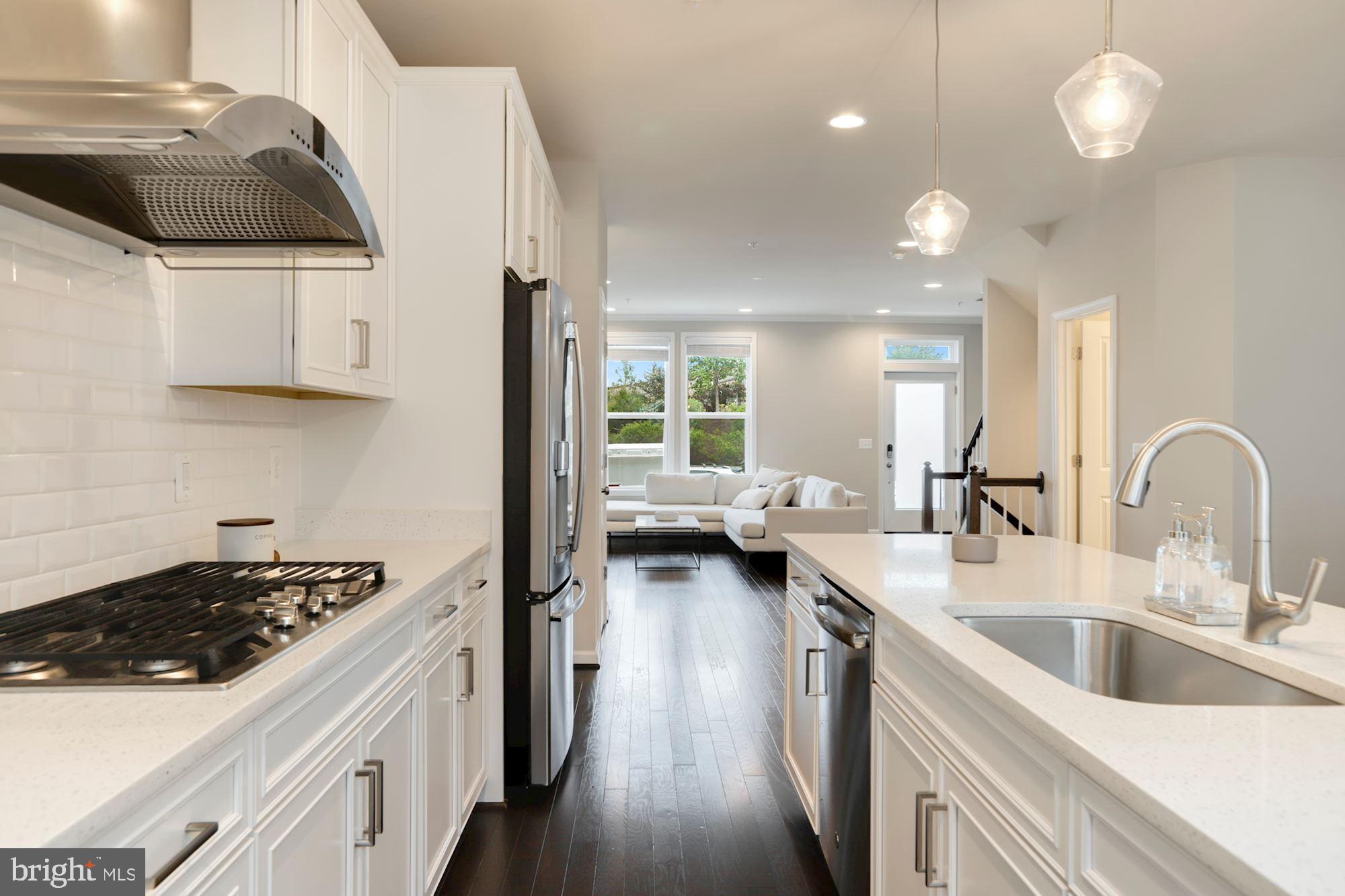 14575 Lakestone Drive Chantilly, VA 20151 - Photo 12 of 50 Kitchen
