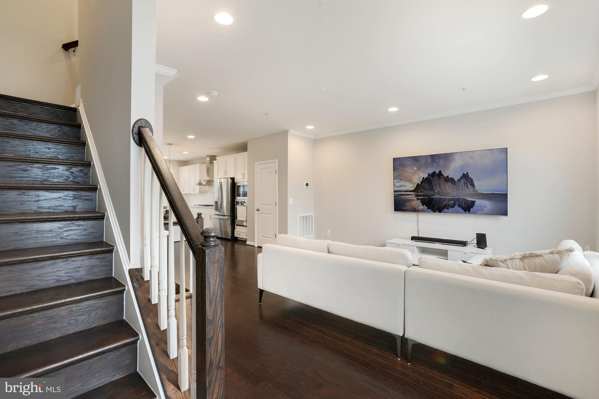 14575 Lakestone Drive Chantilly, VA 20151 - Photo 3 of 50 Entrance/Foyer