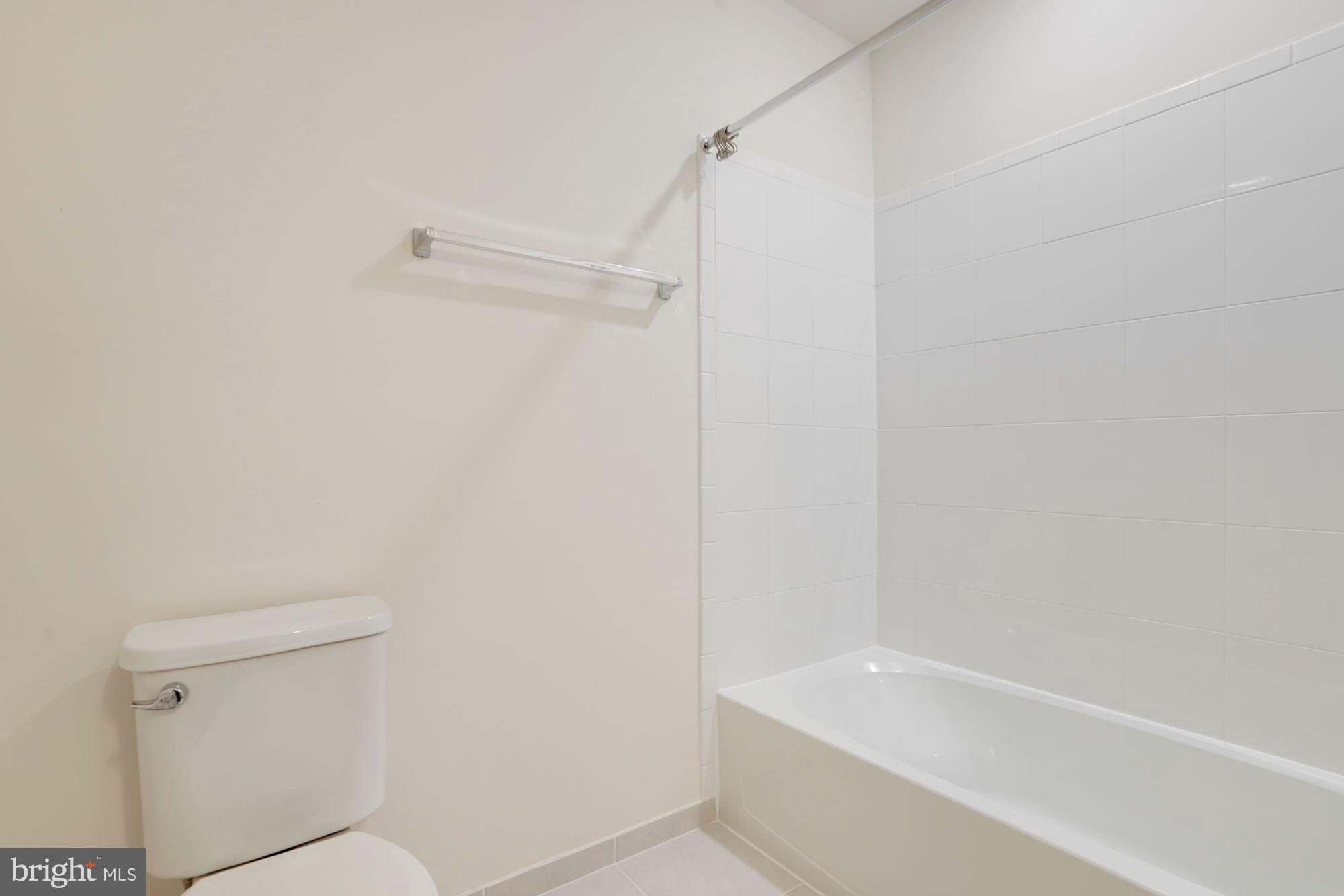 14575 Lakestone Drive Chantilly, VA 20151 - Photo 37 of 50 Bathroom #3