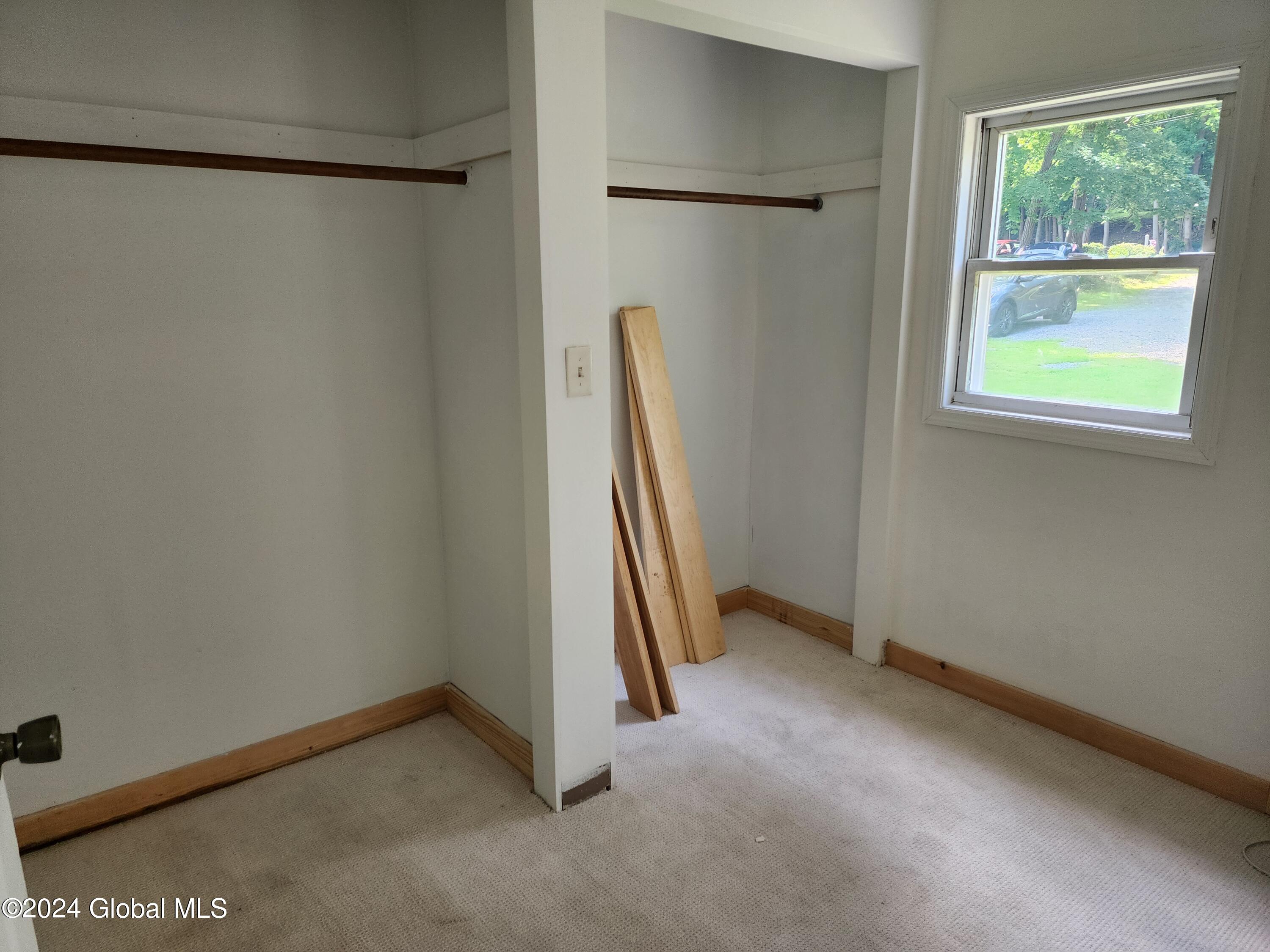 4025 River Road Niskayuna, NY 12309 - Photo 7 of 20 4025 River Rd - Bedroom