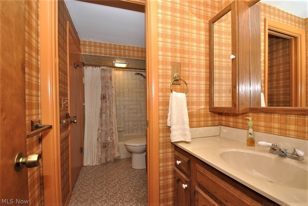 25650 Chardon Road Cleveland, OH 44143 - Photo 13 of 24