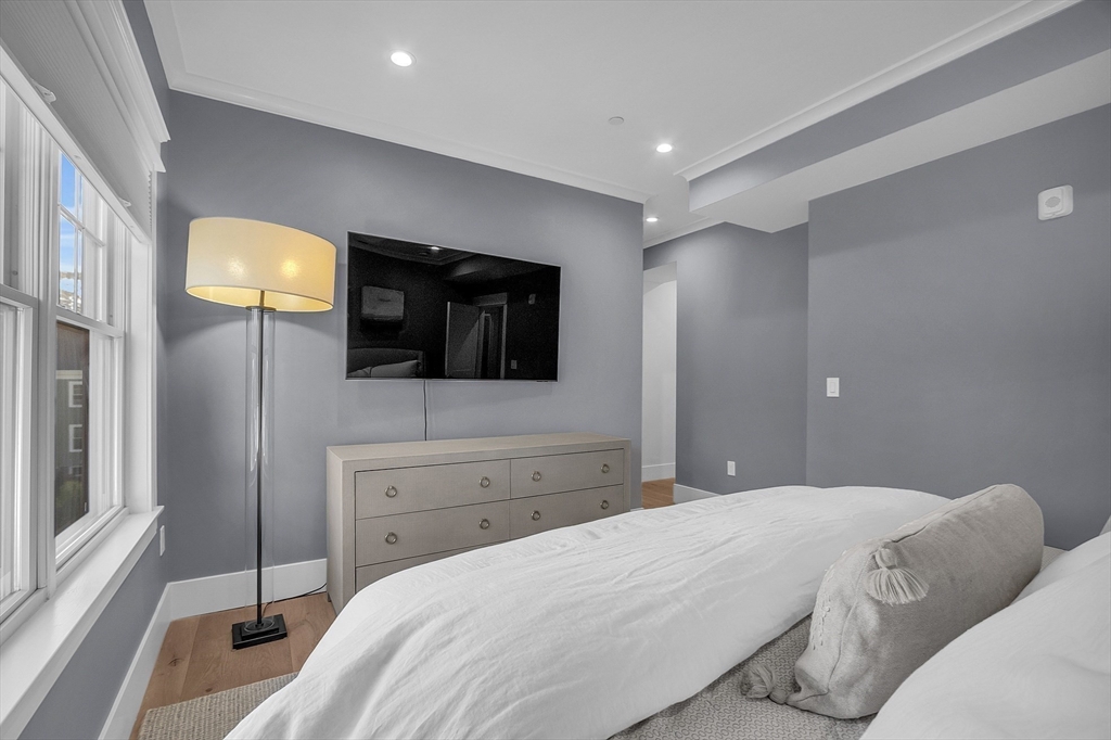 35 Fuller Street, Unit 301 Gloucester, MA 01930 - Photo 17 of 36