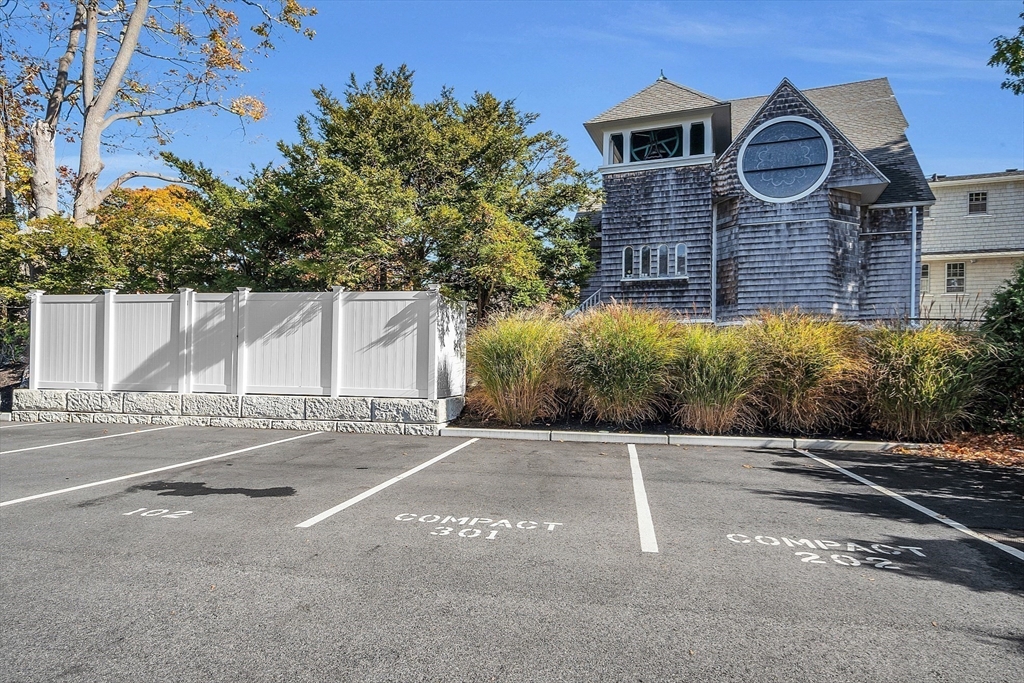 35 Fuller Street, Unit 301 Gloucester, MA 01930 - Photo 23 of 36