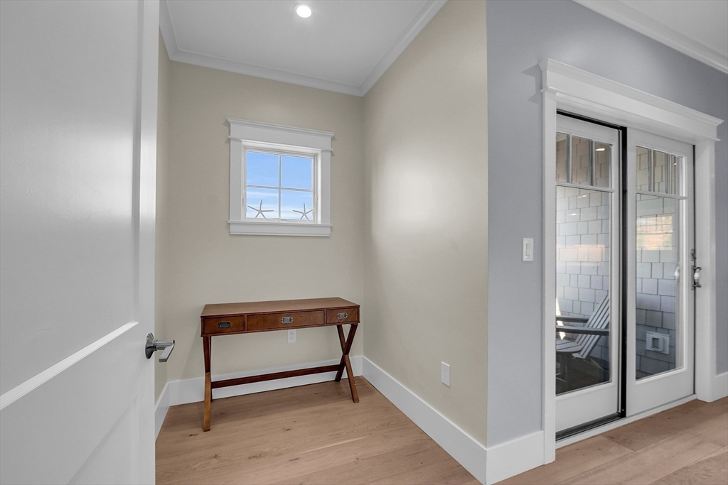 35 Fuller Street, Unit 301 Gloucester, MA 01930 - Photo 3 of 36