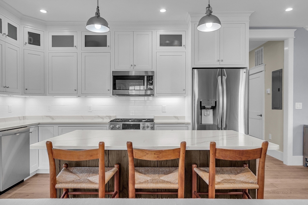 35 Fuller Street, Unit 301 Gloucester, MA 01930 - Photo 5 of 36