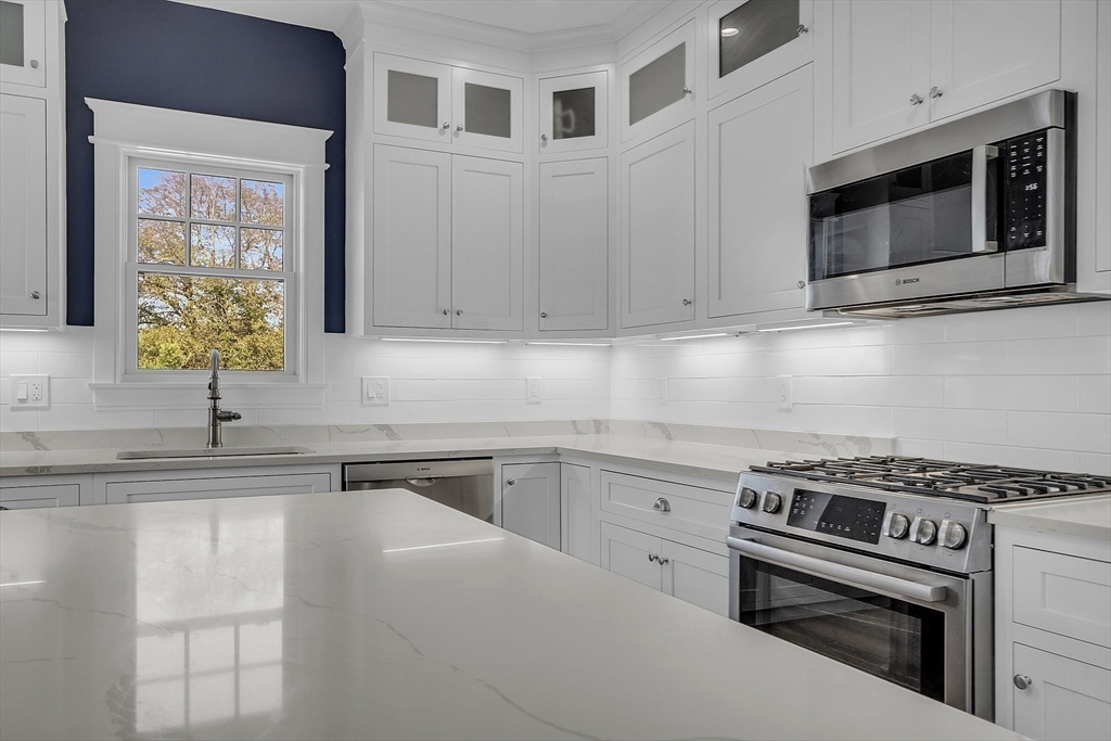 35 Fuller Street, Unit 301 Gloucester, MA 01930 - Photo 7 of 36