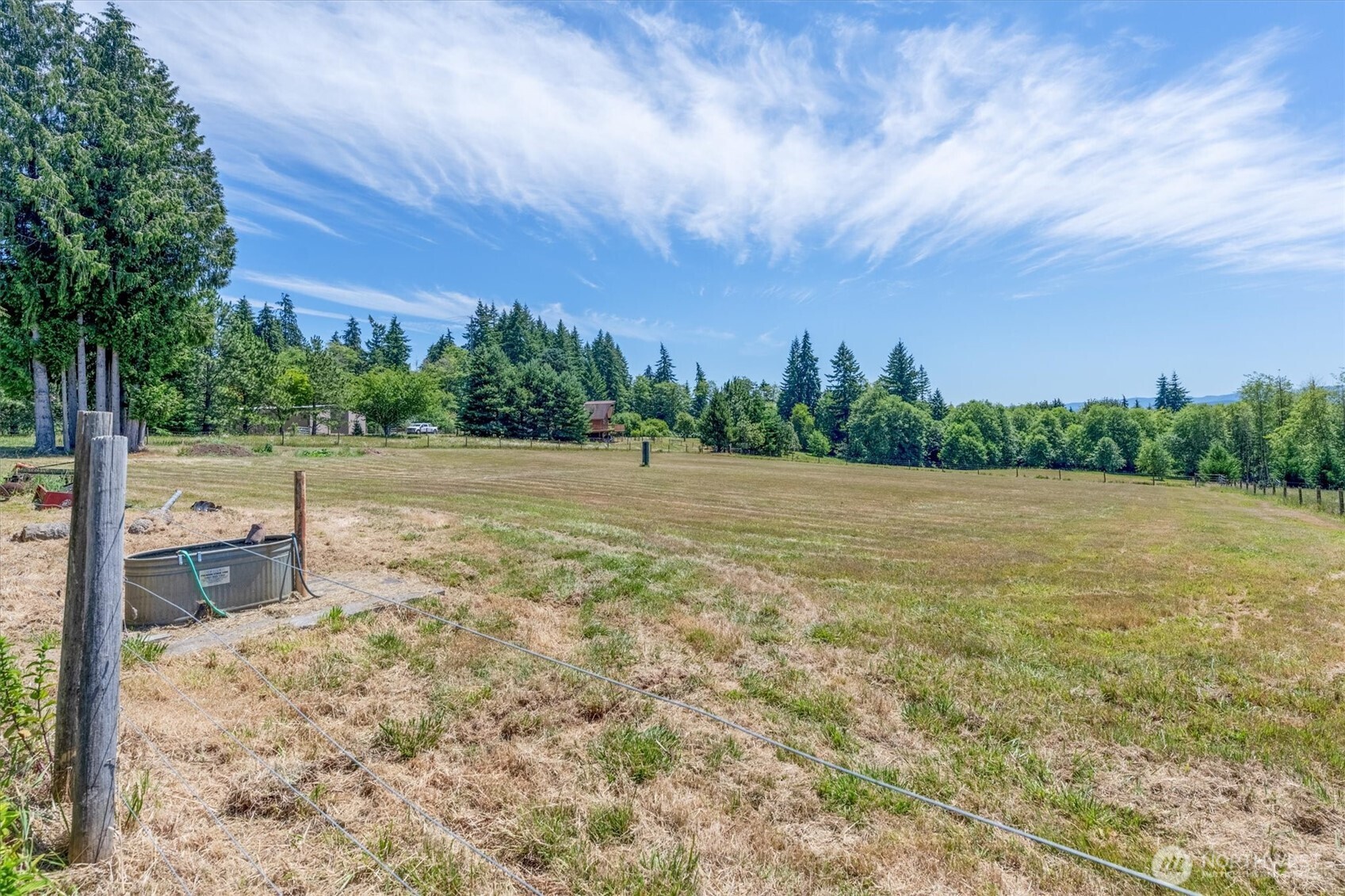 231 Robertson Road Longview, WA 98632 - Photo 35 of 37 a backyard of a house with lots of green space