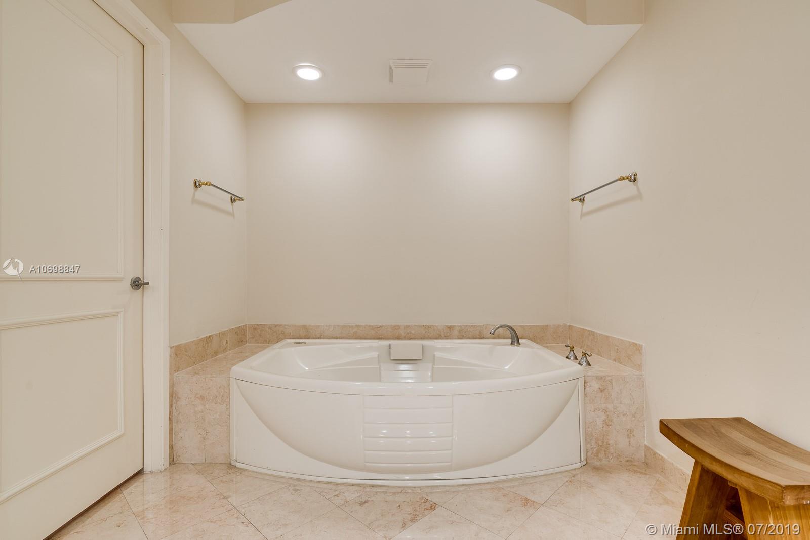 765 Crandon Boulevard, Unit 408 Key Biscayne, FL 33149 - Photo 17 of 27