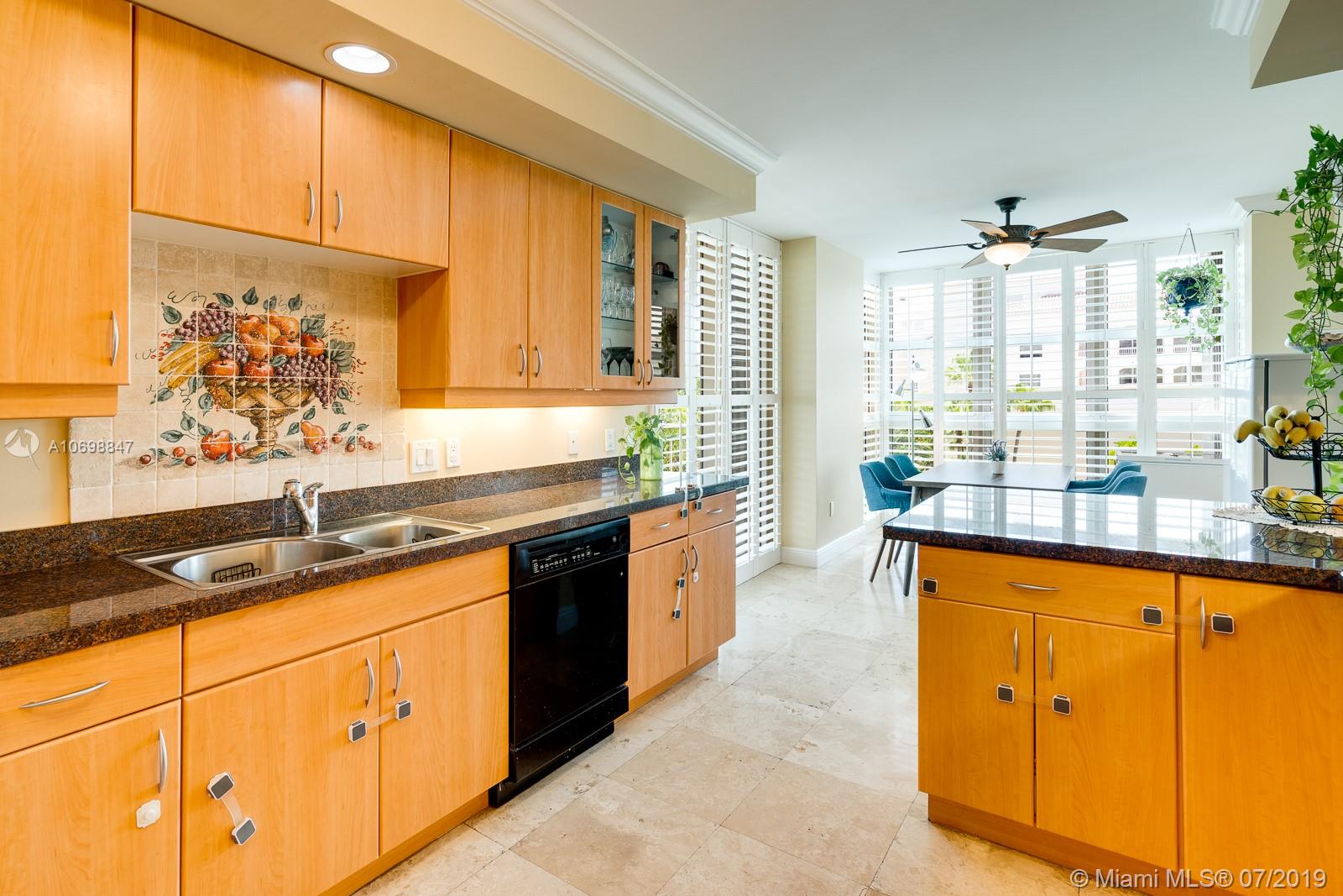 765 Crandon Boulevard, Unit 408 Key Biscayne, FL 33149 - Photo 4 of 27