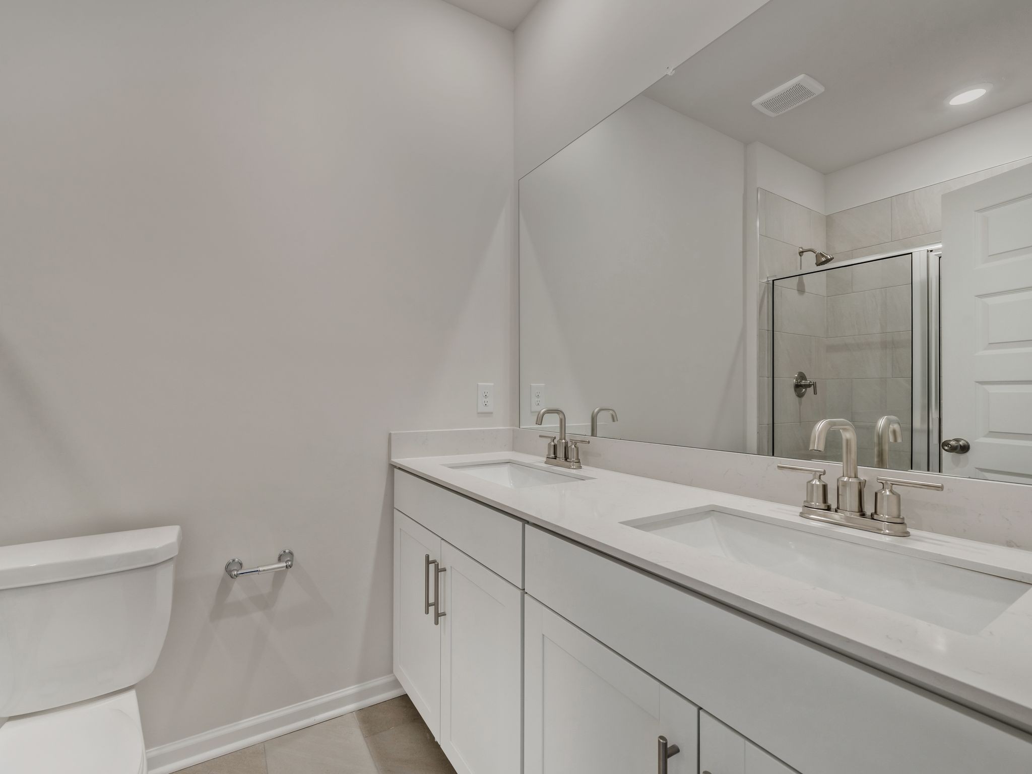 620 Shoemaker Lane Clarksville, TN 37043 - Photo 13 of 13 a bathroom with a sink and a toilet