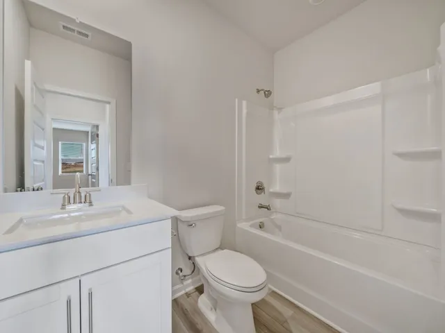 $299,990 | 620 Shoemaker Lane, Clarksville, TN 37043