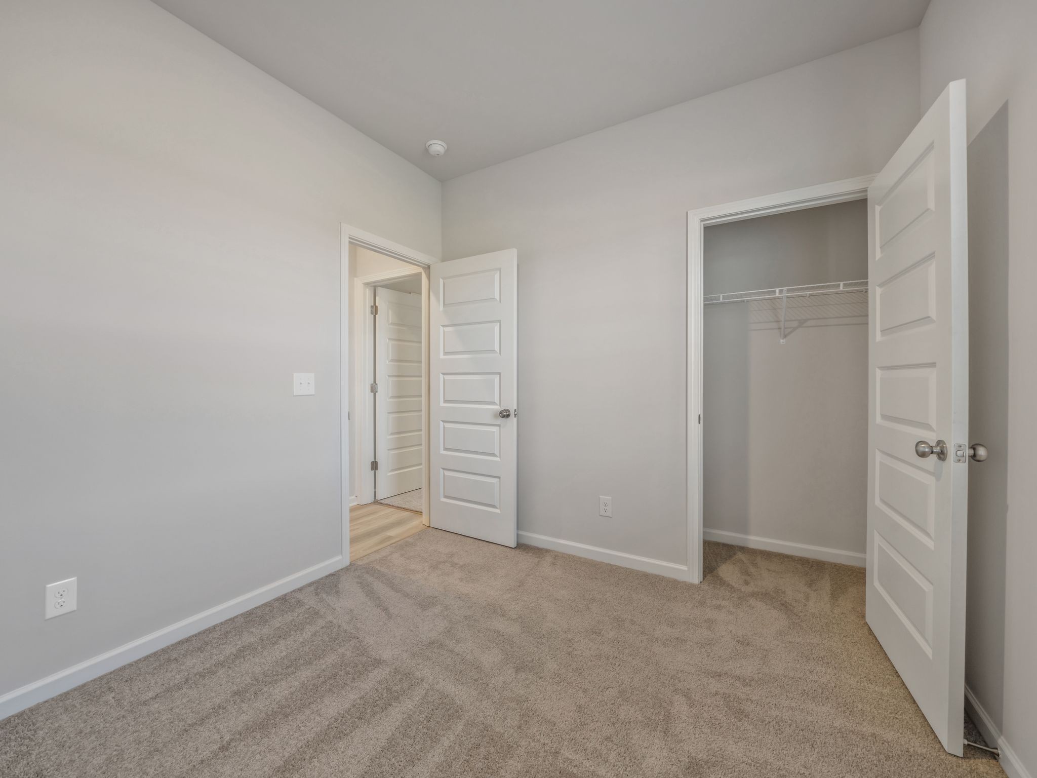 620 Shoemaker Lane Clarksville, TN 37043 - Photo 9 of 13 an empty room with closet area