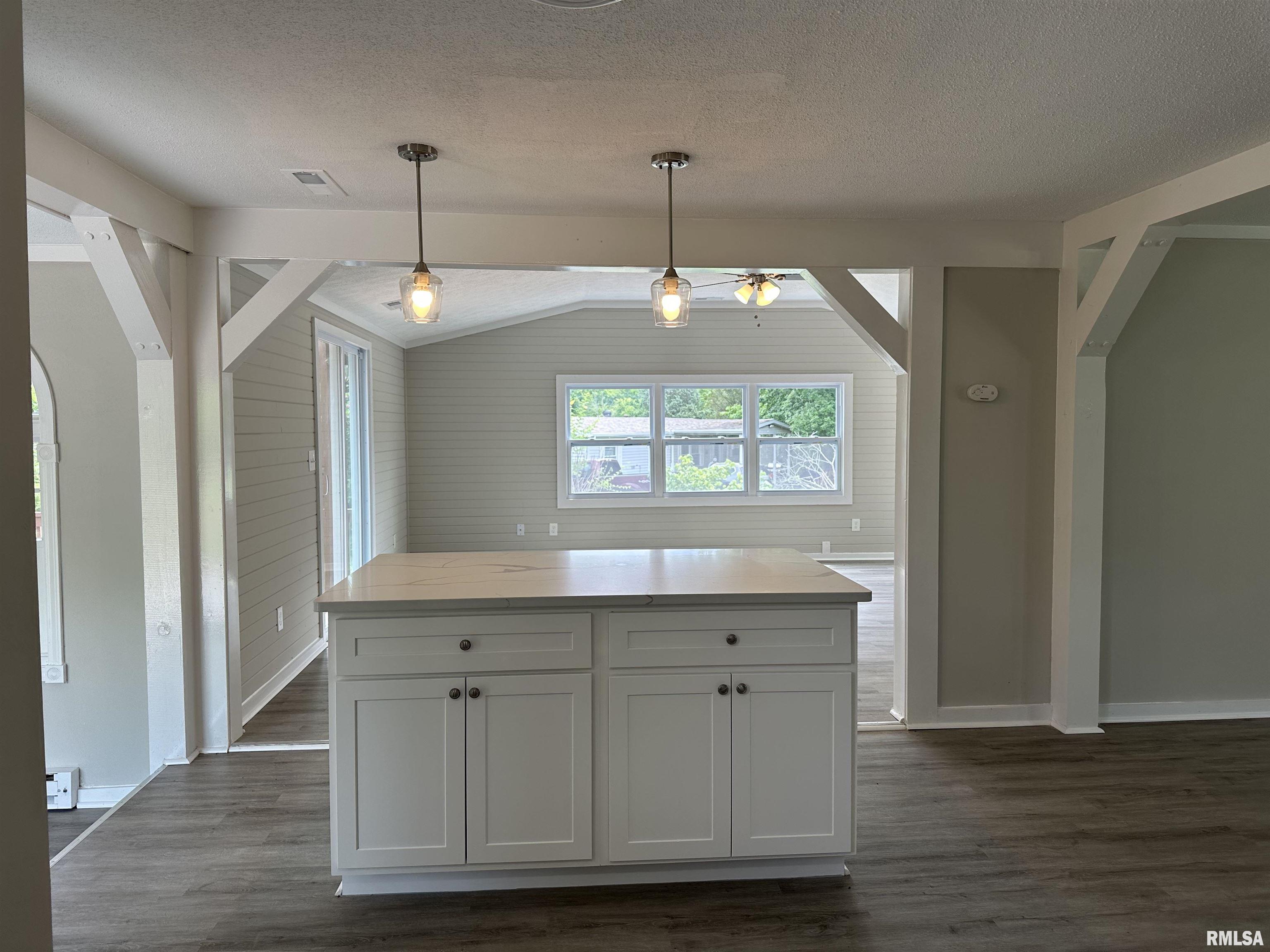 3255 Grassy Road Carbondale, IL 62902 - Photo 20 of 31 Gallery Image 20