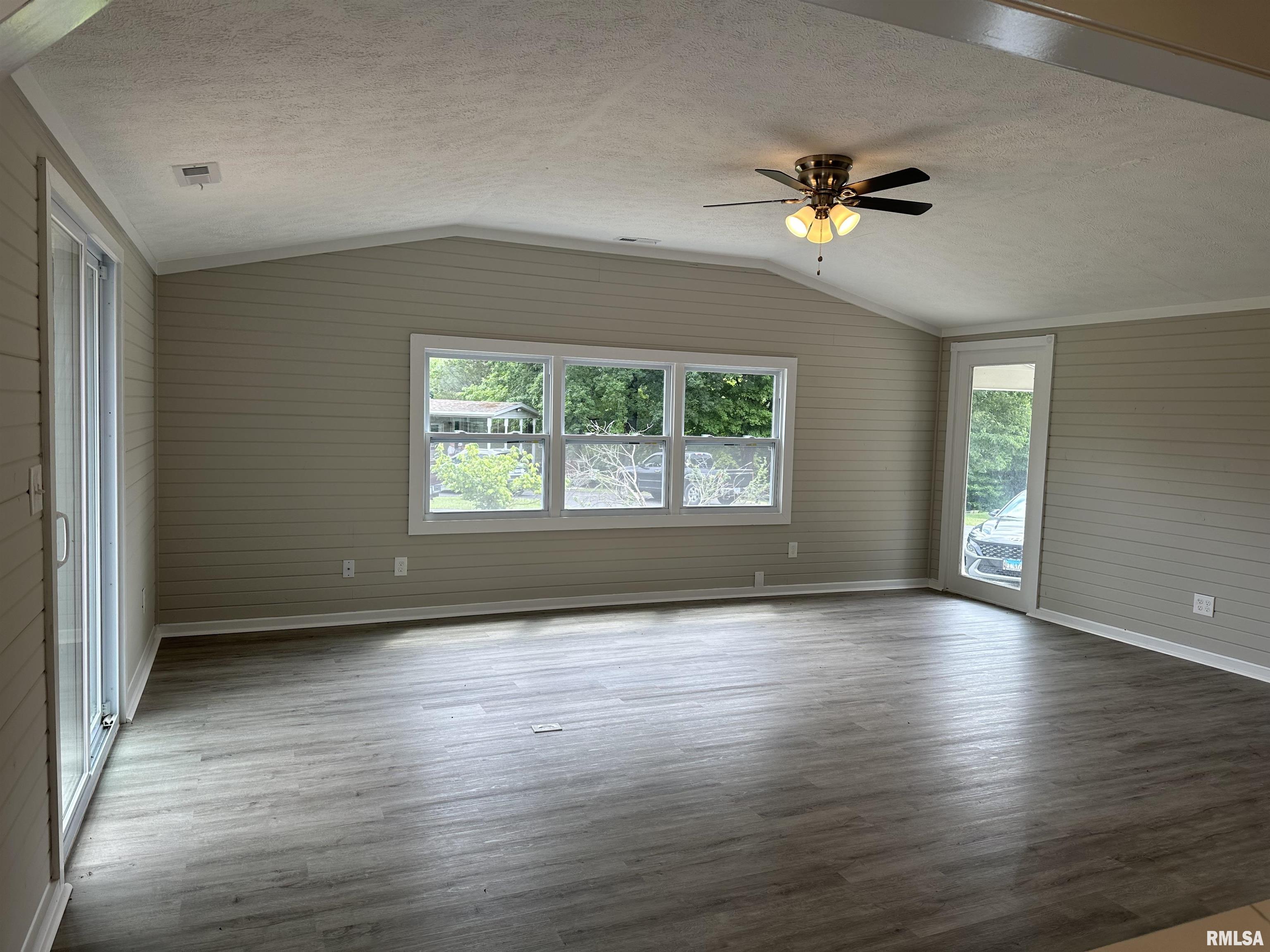 3255 Grassy Road Carbondale, IL 62902 - Photo 23 of 31 Gallery Image 23