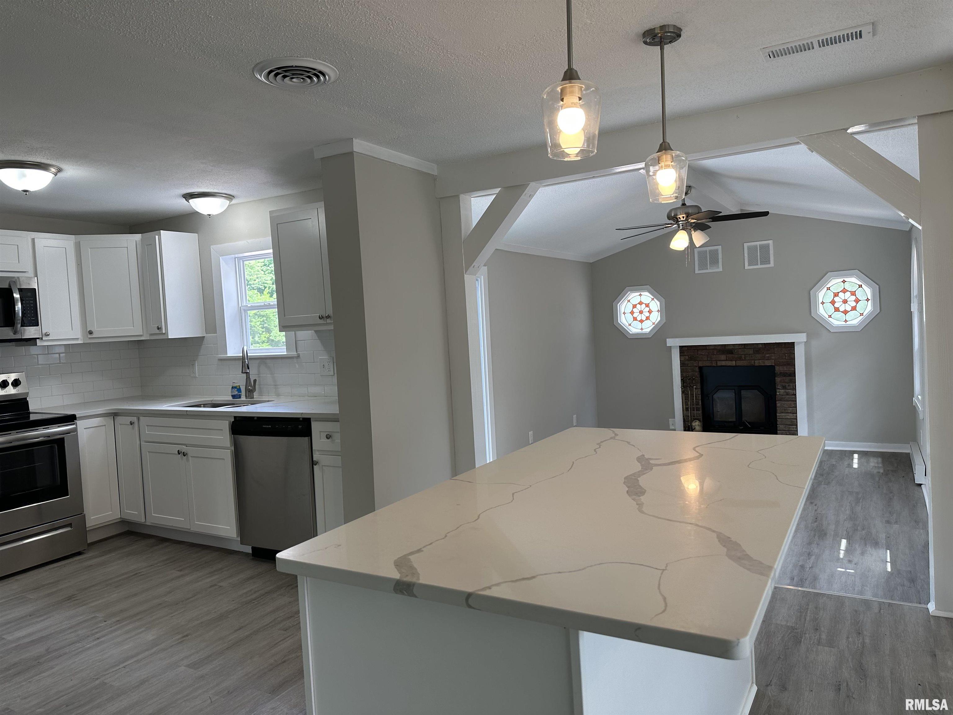 3255 Grassy Road Carbondale, IL 62902 - Photo 8 of 31 Gallery Image 8