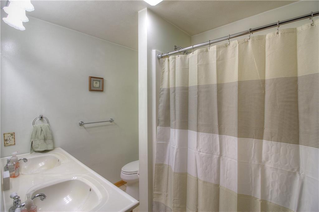 579 Georgetown Road Georgetown, PA 15043 - Photo 22 of 25 Hallway full bath