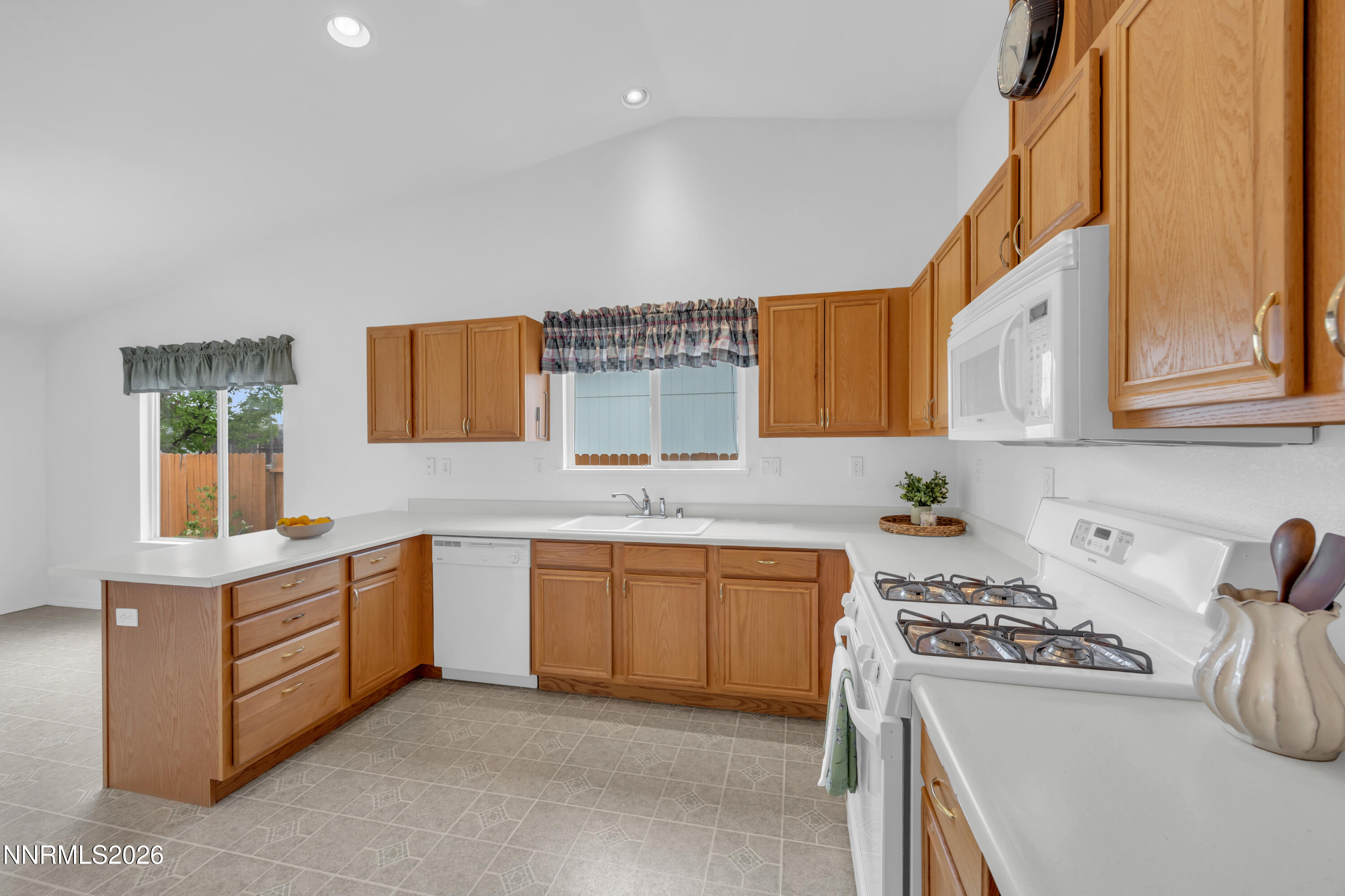 2326 Ruddy Way Sparks, NV 89441 - Photo 12 of 40 22_img_3688
