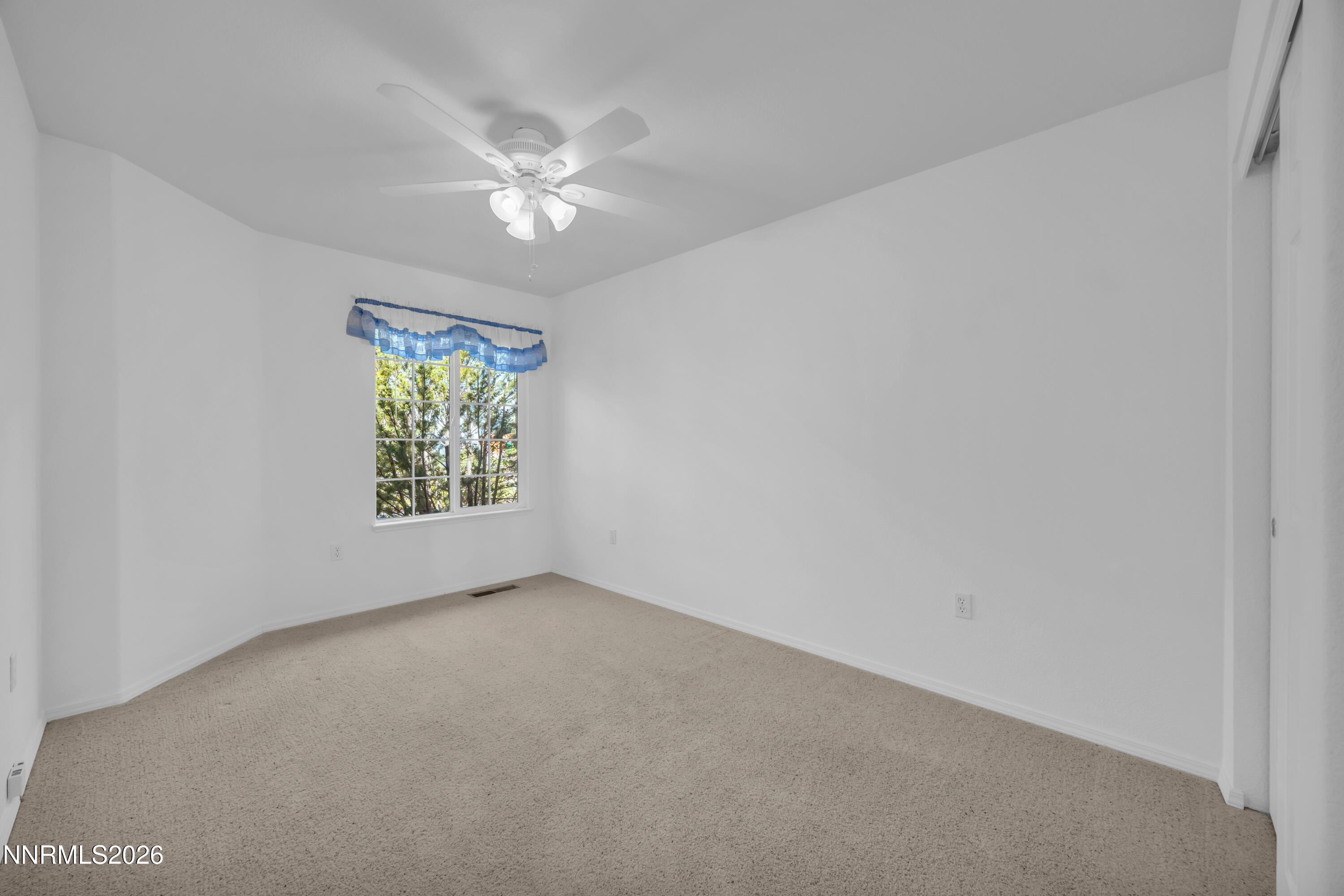 2326 Ruddy Way Sparks, NV 89441 - Photo 23 of 40 33_img_3758