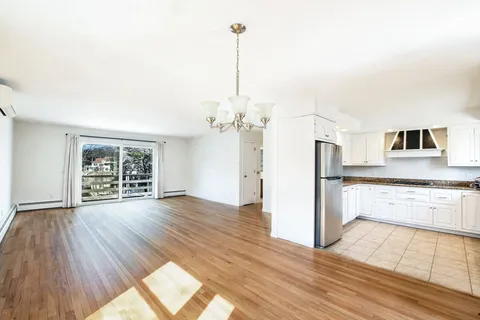 $2,500,000 | 5 Rivers View Road, East Falmouth, MA 02536