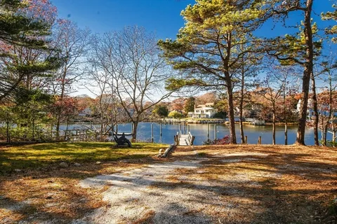 $2,500,000 | 5 Rivers View Road, East Falmouth, MA 02536
