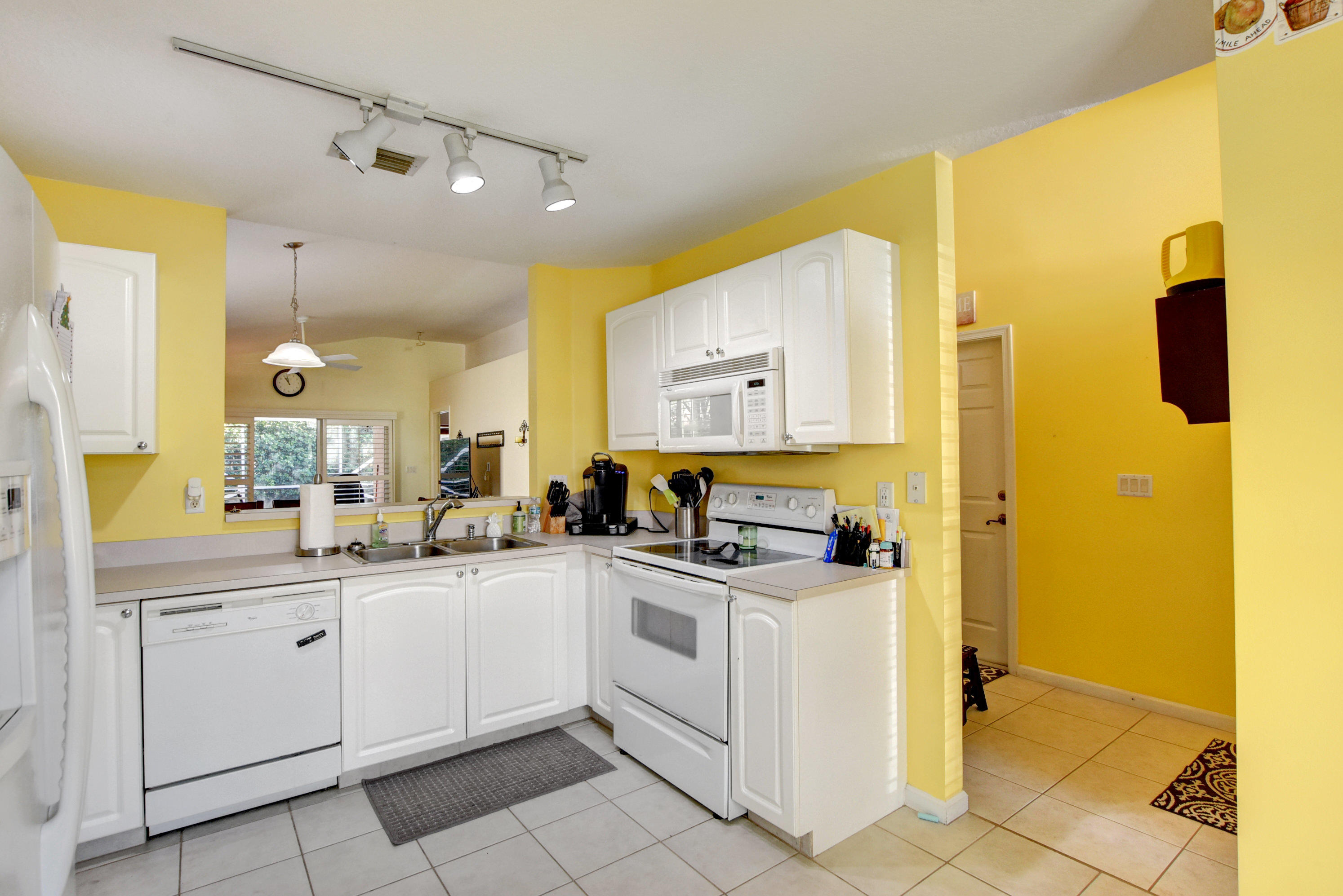 5111 Elpine Way Riviera Beach, FL 33418 - Photo 11 of 30 11
