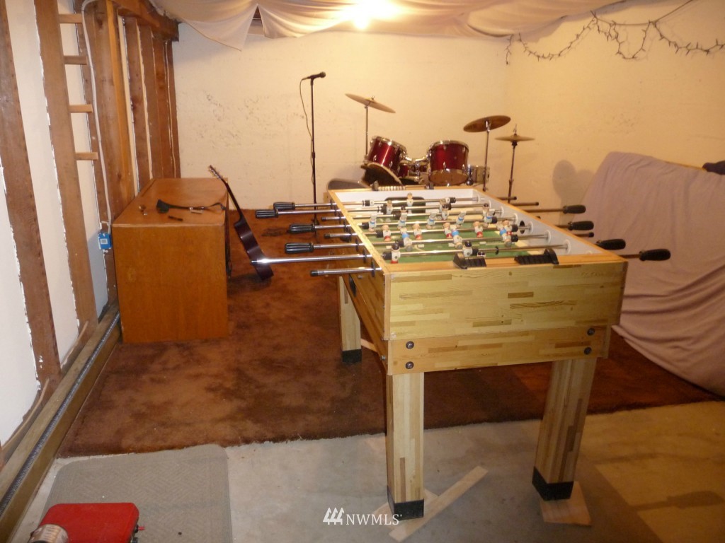 3367 Northeast Iverson Road Poulsbo, WA 98370 - Photo 19 of 25 Gallery Image 19
