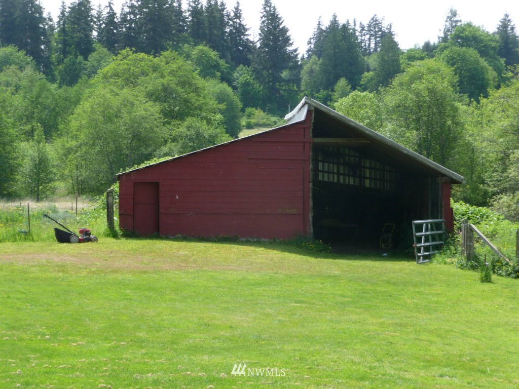 3367 Northeast Iverson Road Poulsbo, WA 98370 - Photo 4 of 25 Gallery Image 4