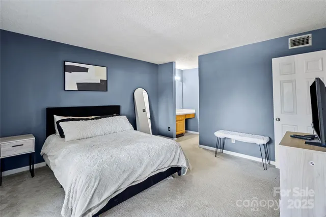 $210,000 | 5870 Harris Grove Lane, Charlotte, NC 28212