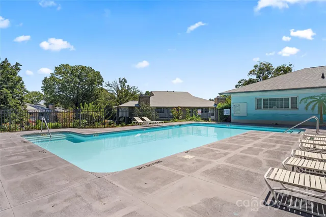 $210,000 | 5870 Harris Grove Lane, Charlotte, NC 28212